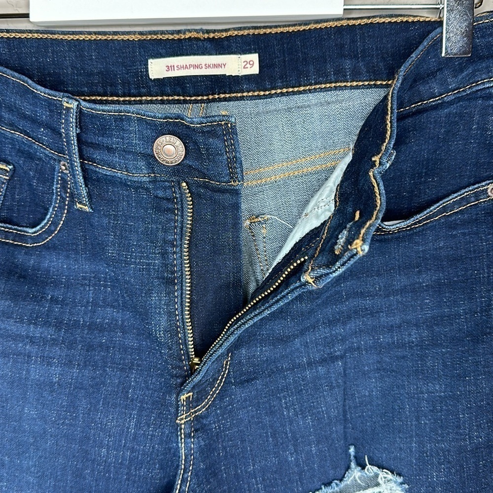 Levi's 311 Shaping Skinny Mid Rise Jeans Women's Size 29 Dark Wash Distressed - Picture 5 of 16
